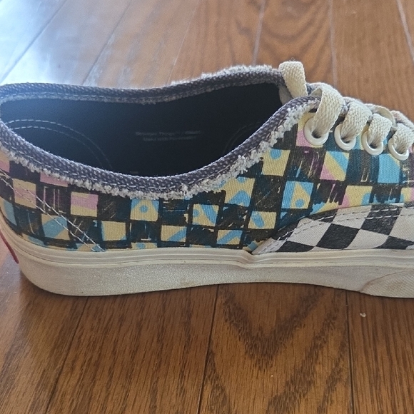 Vans Stranger Things - Argyle - Limited Edition Womens 8.5 Mens 7 - EUC  Netflix - Picture 4 of 9